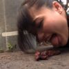 犬の糞を食べる＆マンコに塗ってオナニーする女！野糞＆お漏らしサンプル２