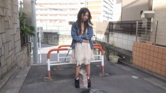 ○駅前旅館は便臭充満○ 所かまわずクソする女 路上ウンコと腹上便サンプル２